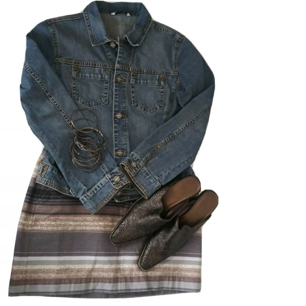 - Cabi Womens Jean Stretch Denim Jacket Size M/L